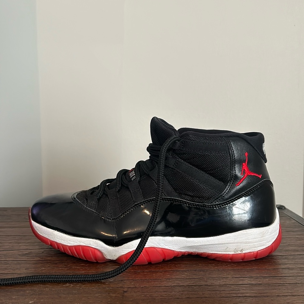 Jordan 11 Retro (Playoffs Bred 2019)